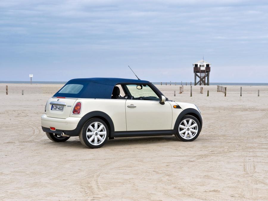  Mini Cooper Cabrio 2009 года  (фото 11 из 17)